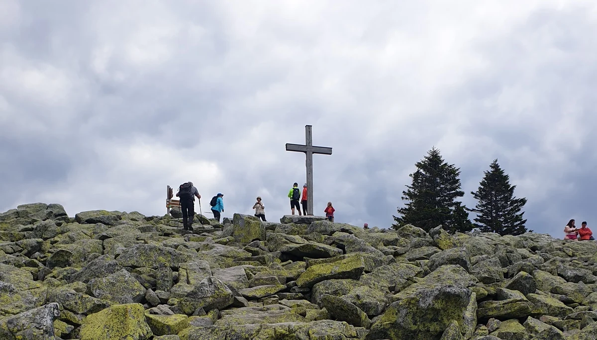 Über Steinstufen zum Lusen | © Doris Wolff