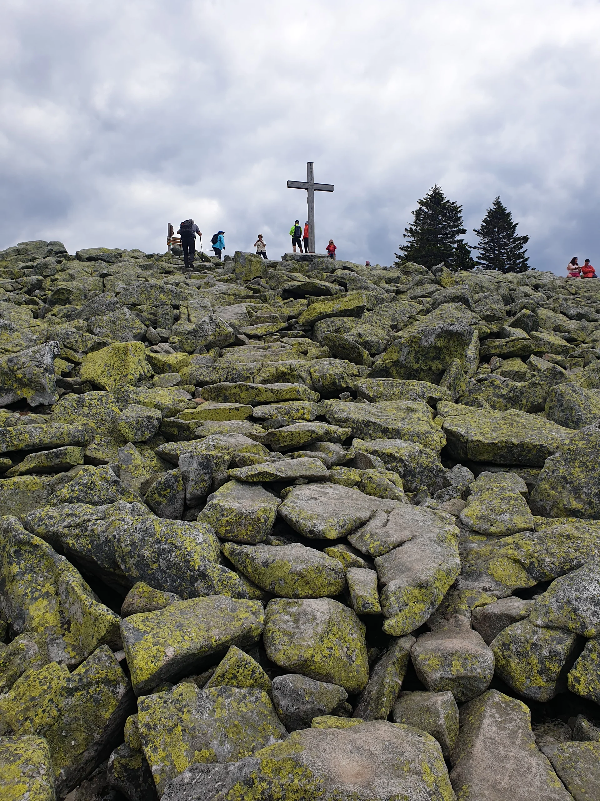 Über Steinstufen zum Lusen | © Doris Wolff
