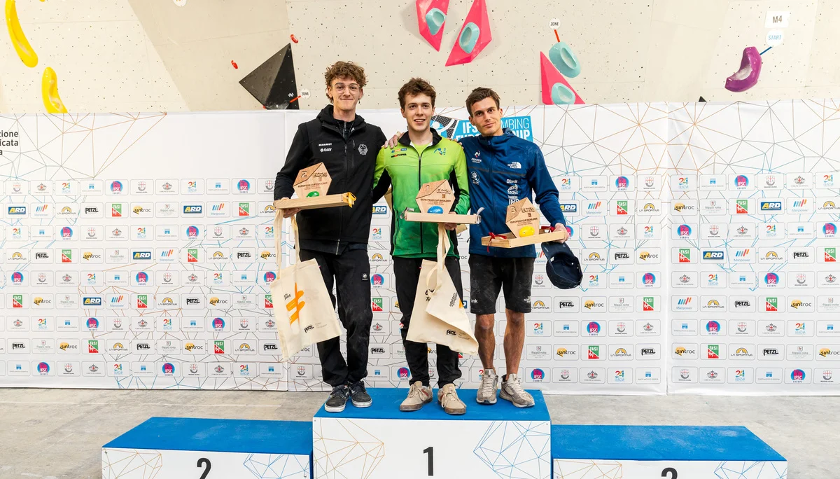 Siegerehrung Europacup Bouldern in Genua: Slav Kirov, Thorben Perry Bloem und Antoine Girard | © 241006_outThere_EBC_24_genova__DSC0325