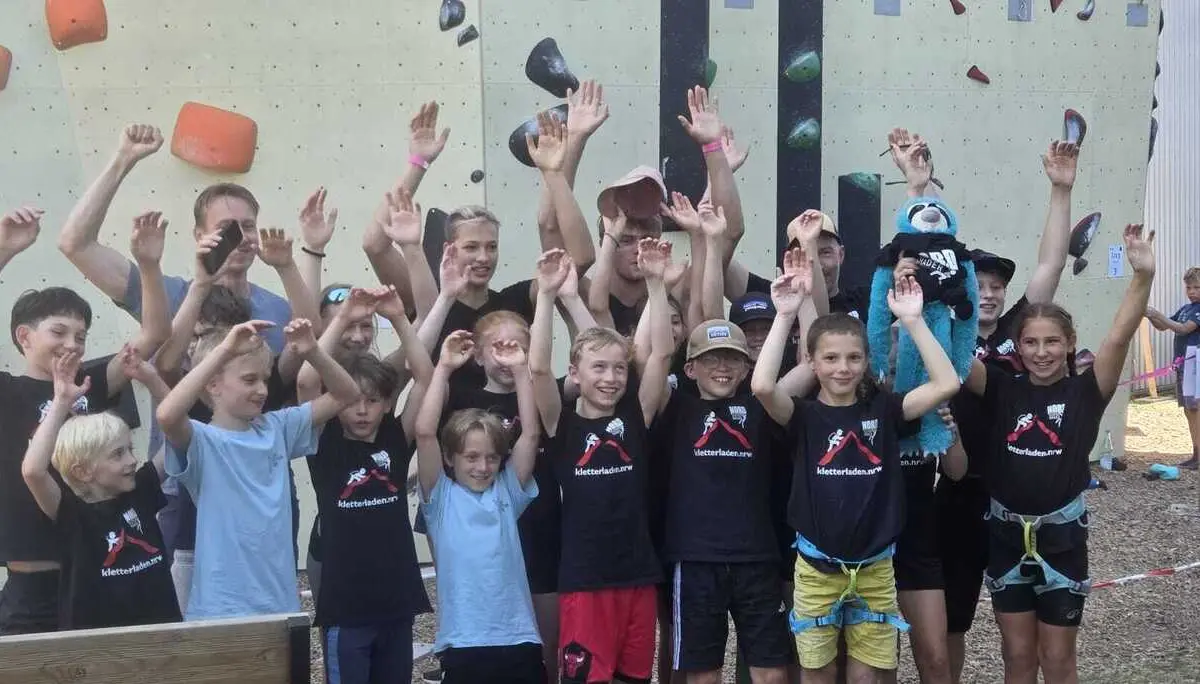 AthletInnen aus Norddeutschland mit unseren drei StarterInnen aus Braunschweig bei den German Kids Masters  | © Nadine Mehrländer