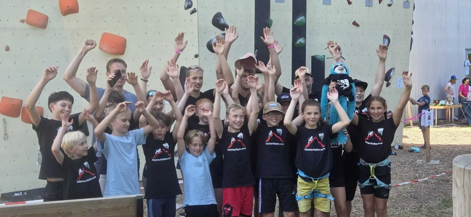 AthletInnen aus Norddeutschland mit unseren drei StarterInnen aus Braunschweig bei den German Kids Masters  | © Nadine Mehrländer
