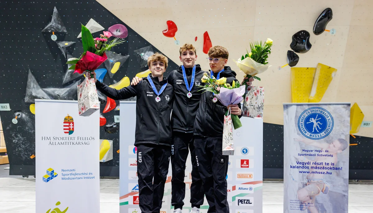 Timo Ossig, Jonas Körner und Oscar Pongratz auf dem Siegertreppchen beim EYC in Sukoro | © Bence Fejes